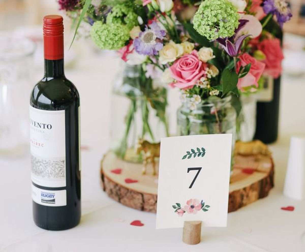 WINE CORK PLACE CARD HOLDER